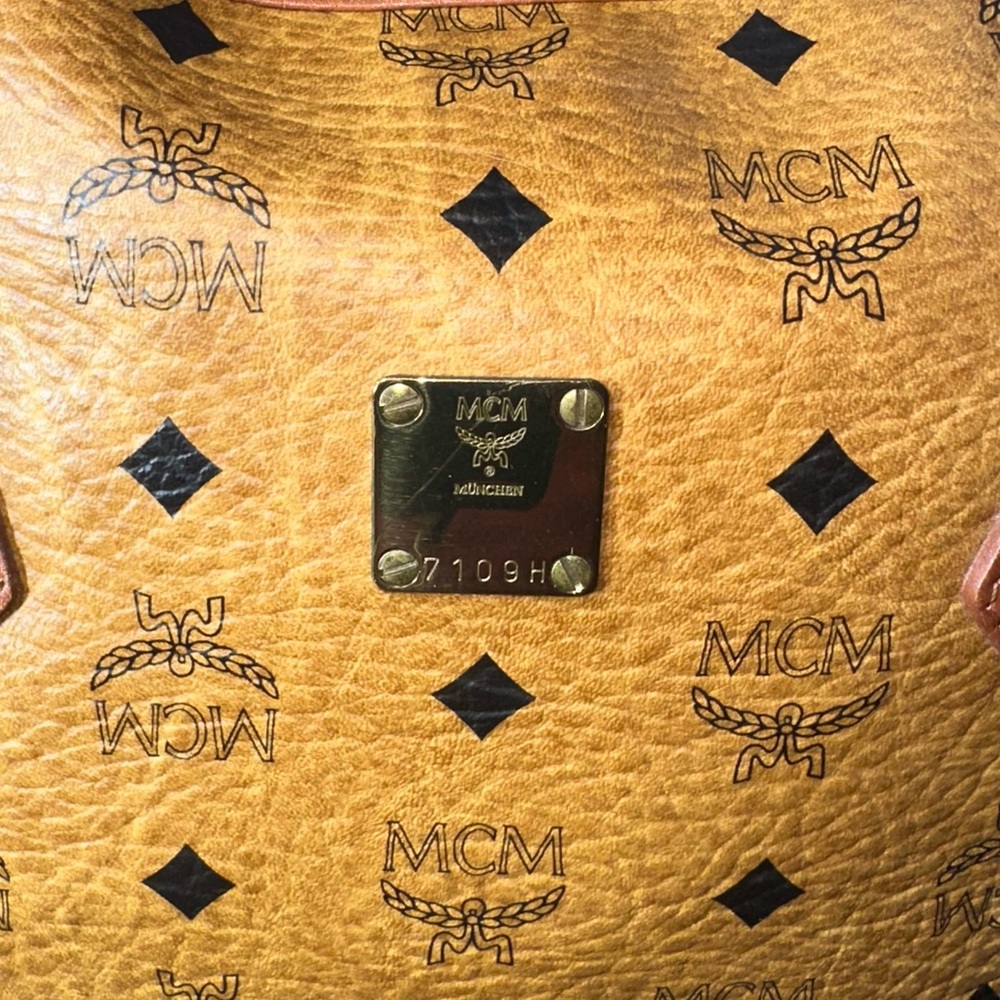 MCM Heritage Collection Tote Bag w/COA - EUC - Picture 8 of 16